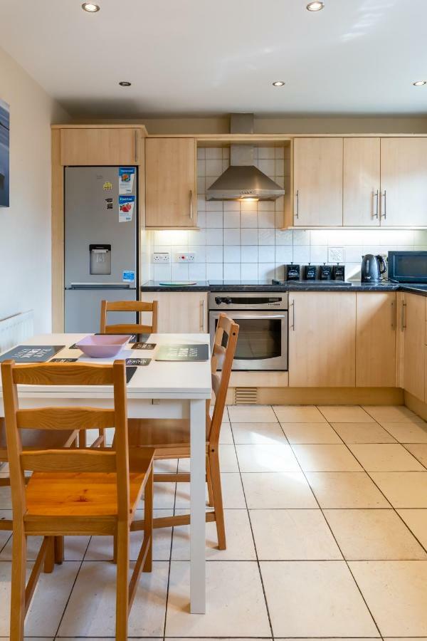 Newcastle City Centre Spacious Town House Free Parking And Wifi Kültér fotó